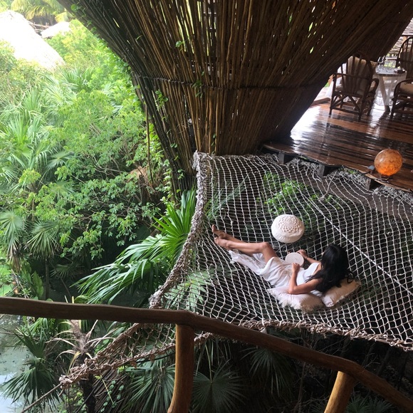 Meet your Posher, Amanda - Picture 3 of 5